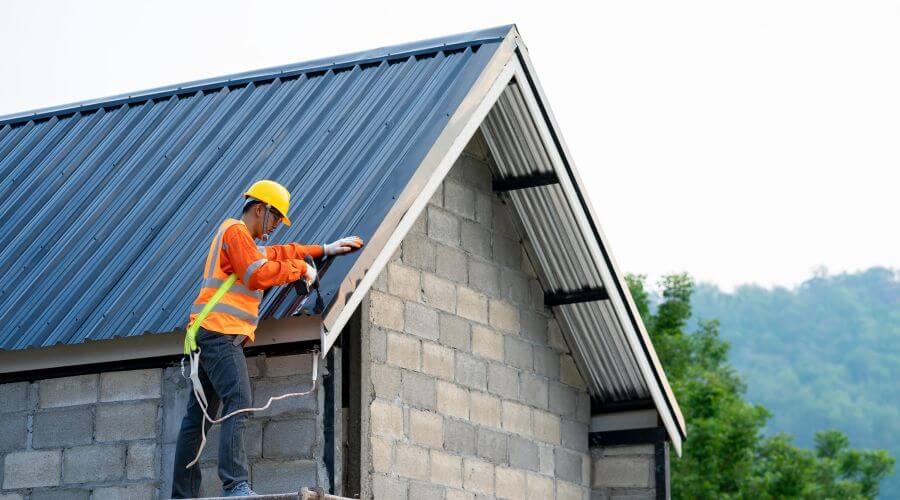 Expert Emergency Roof Repairs services in South Milwaukee, WI